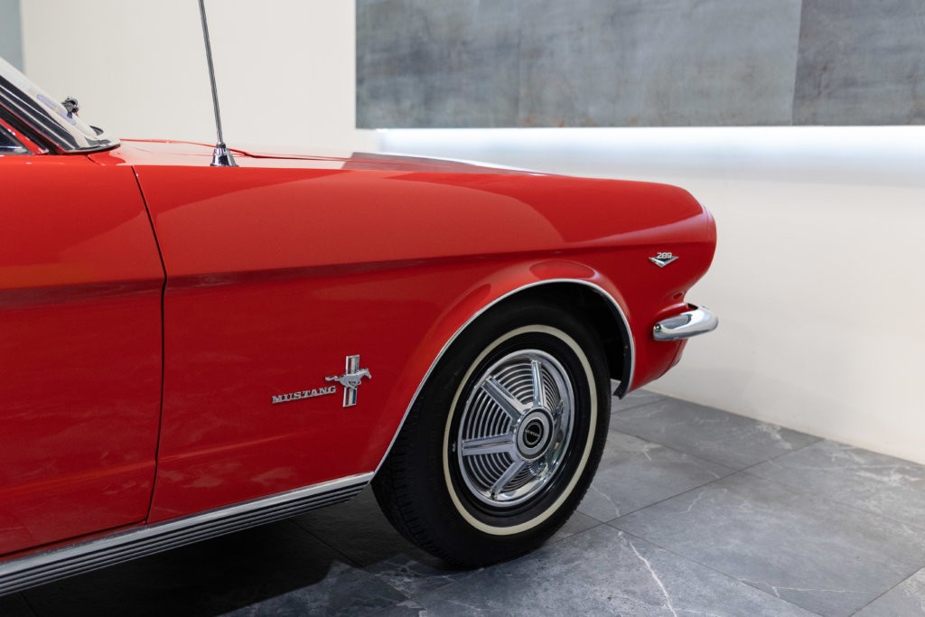 Mustang 65 Rouge Interieur 10