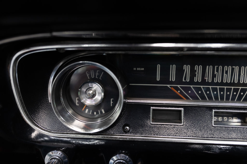 Mustang 65 Rouge Interieur 20