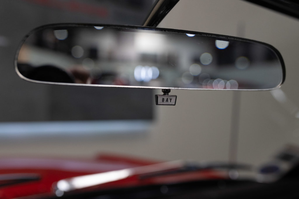 Mustang 65 Rouge Interieur 27