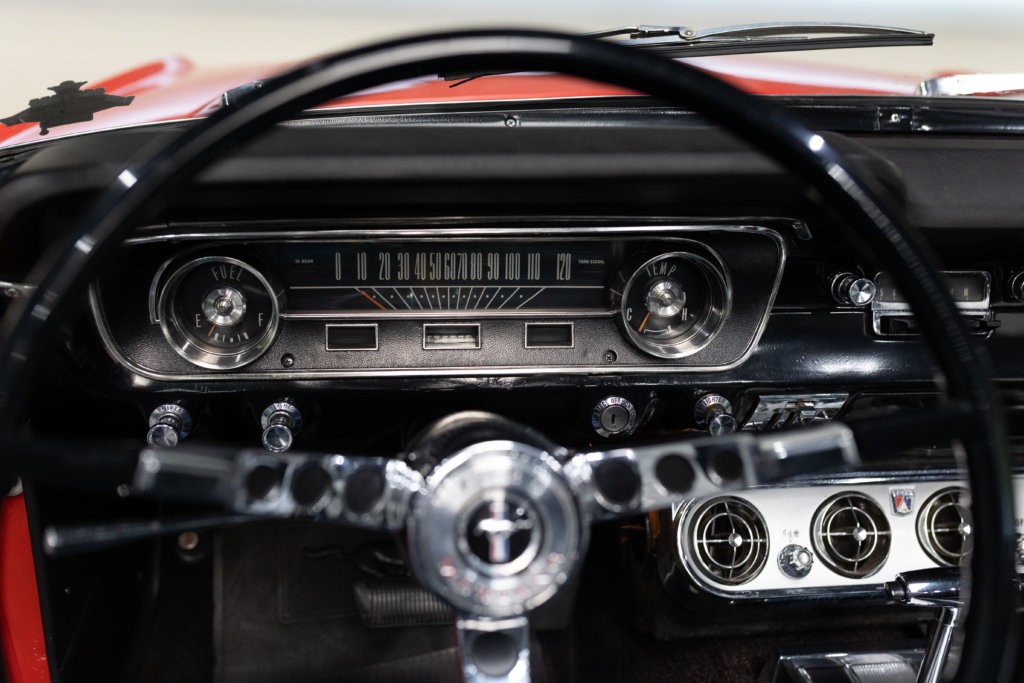 Mustang 65 Rouge Interieur 30