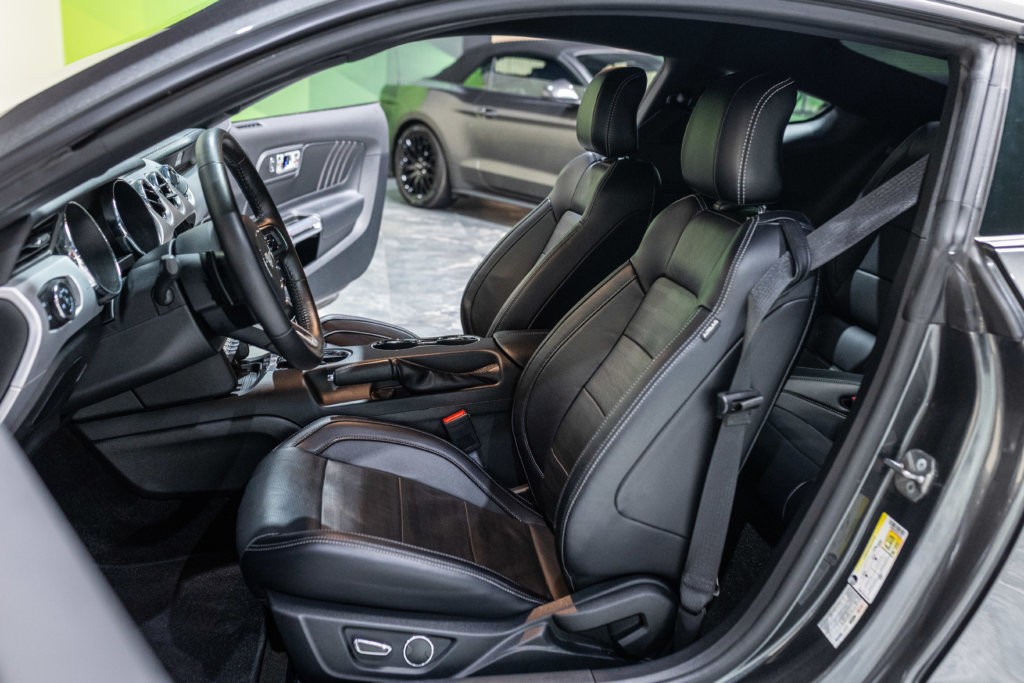Mustang V8 Gris Magnetic Sync 2 Echapp BORLA Interieur 13