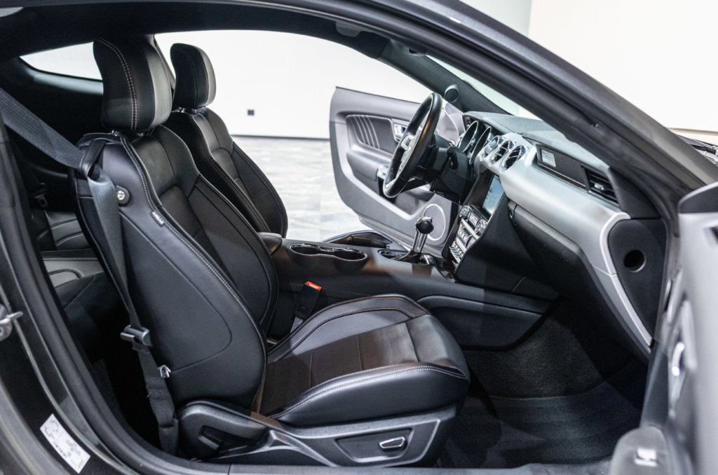 Mustang V8 Gris Magnetic Sync 2 Echapp BORLA Interieur 15