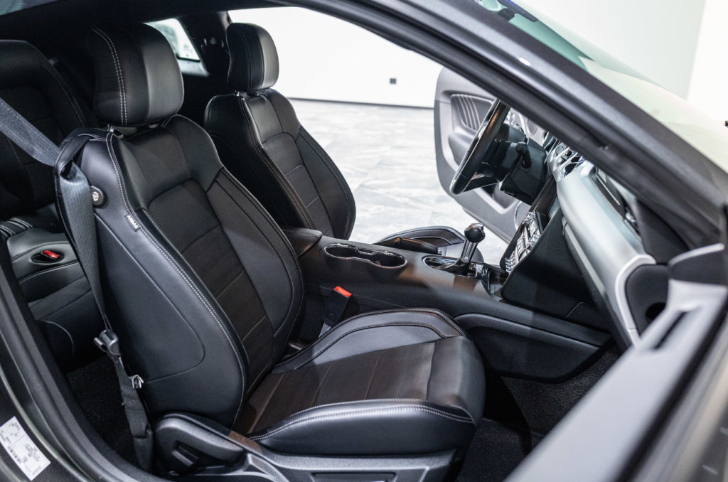 Mustang V8 Gris Magnetic Sync 2 Echapp BORLA Interieur 16