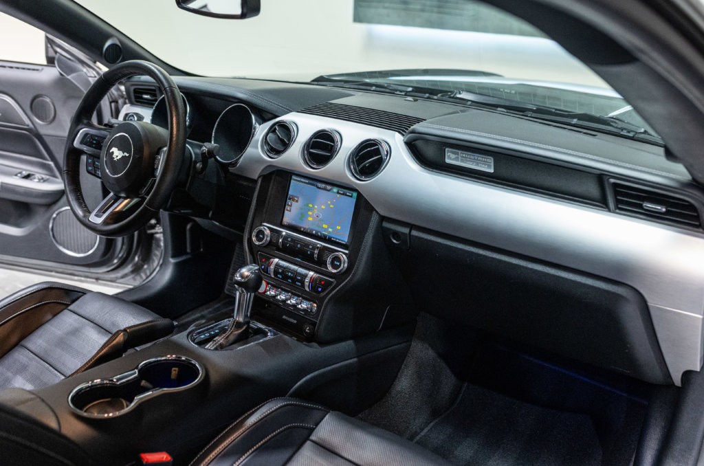 Mustang V8 Gris Magnetic Sync 2 Echapp BORLA Interieur 17