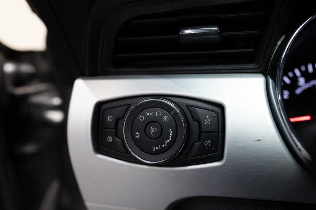 Mustang V8 Gris Magnetic Sync 2 Echapp BORLA Interieur 20