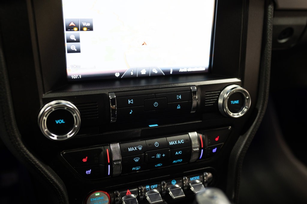 Mustang V8 Gris Magnetic Sync 2 Echapp BORLA Interieur 25