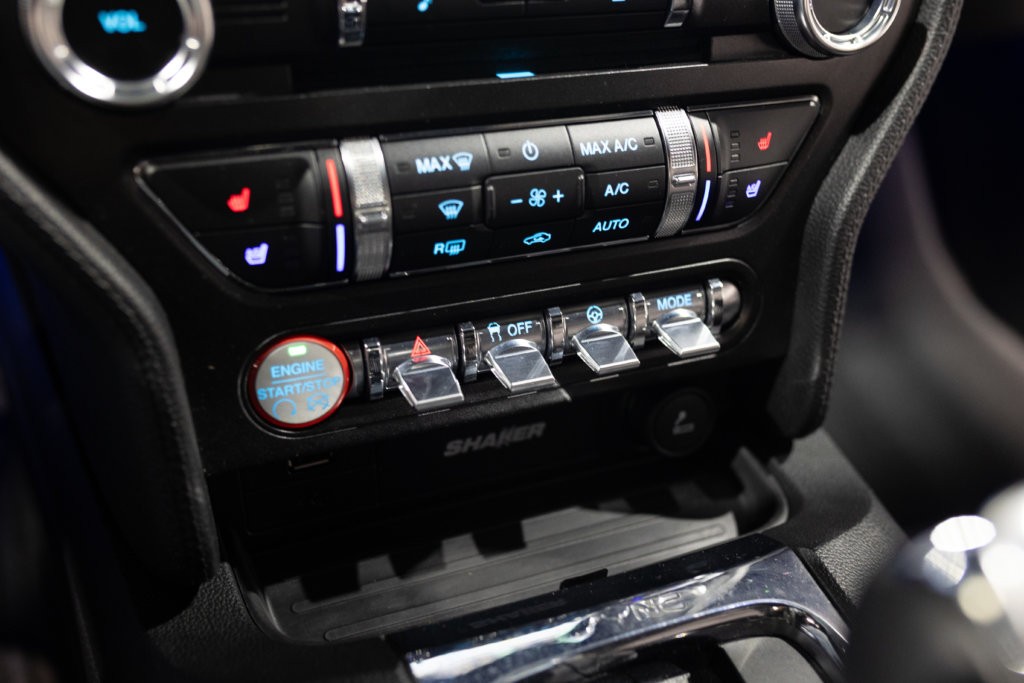 Mustang V8 Gris Magnetic Sync 2 Echapp BORLA Interieur 27