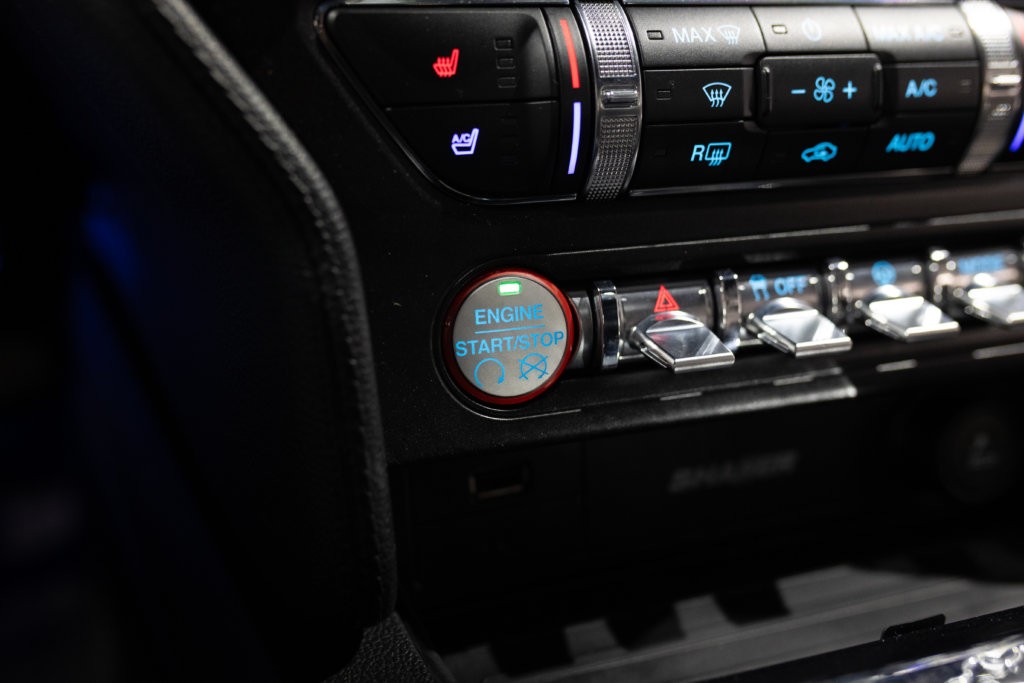 Mustang V8 Gris Magnetic Sync 2 Echapp BORLA Interieur 28