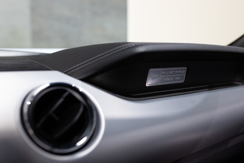 Mustang V8 Gris Magnetic Sync 2 Echapp BORLA Interieur 33