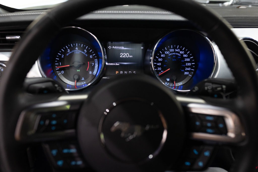 Mustang V8 Gris Magnetic Sync 2 Echapp BORLA Interieur 35