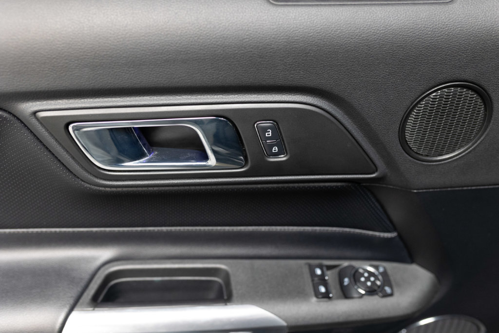 Mustang V8 Gris Magnetic Sync 2 Echapp BORLA Interieur 4