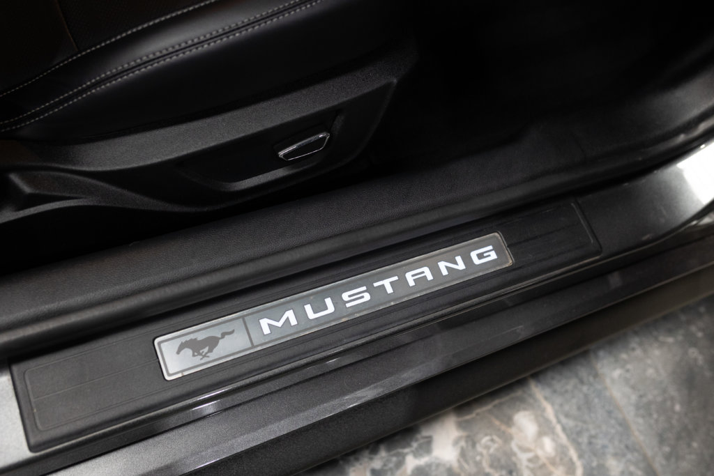 Mustang V8 Gris Magnetic Sync 2 Echapp BORLA Interieur 8