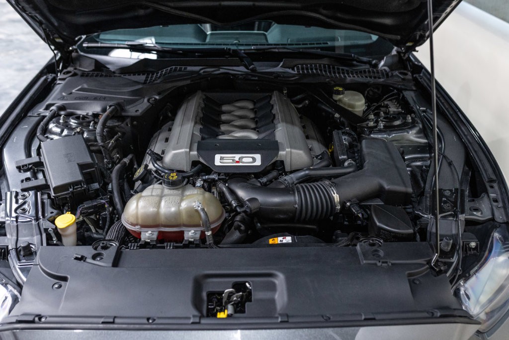 Mustang V8 Gris Magnetic Sync 2 Echapp BORLA Moteur 2