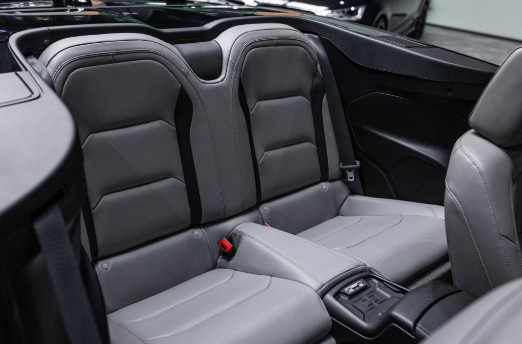 Camaro 6 Noir Cab Maxton Interieur 23