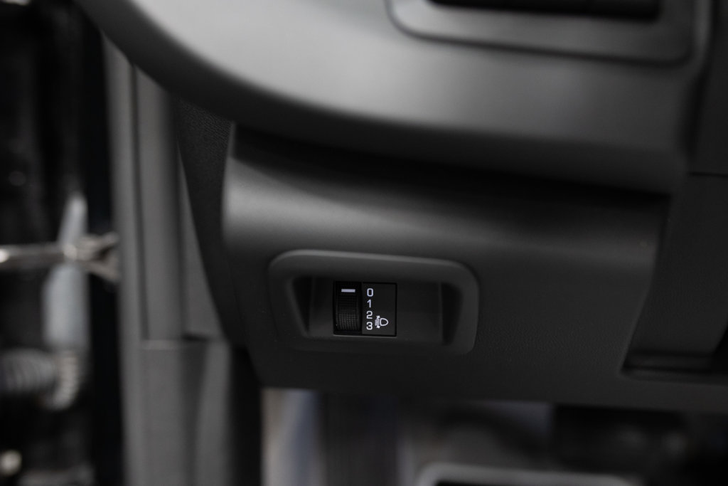 Camaro 6 Noir Cab Maxton Interieur 26