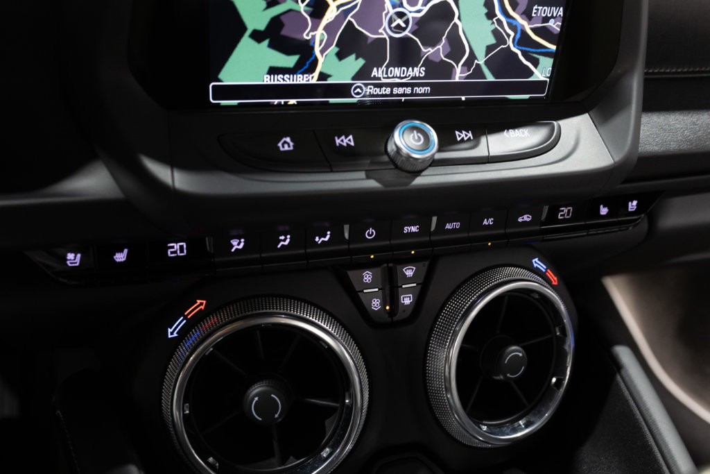 Camaro 6 Noir Cab Maxton Interieur 31