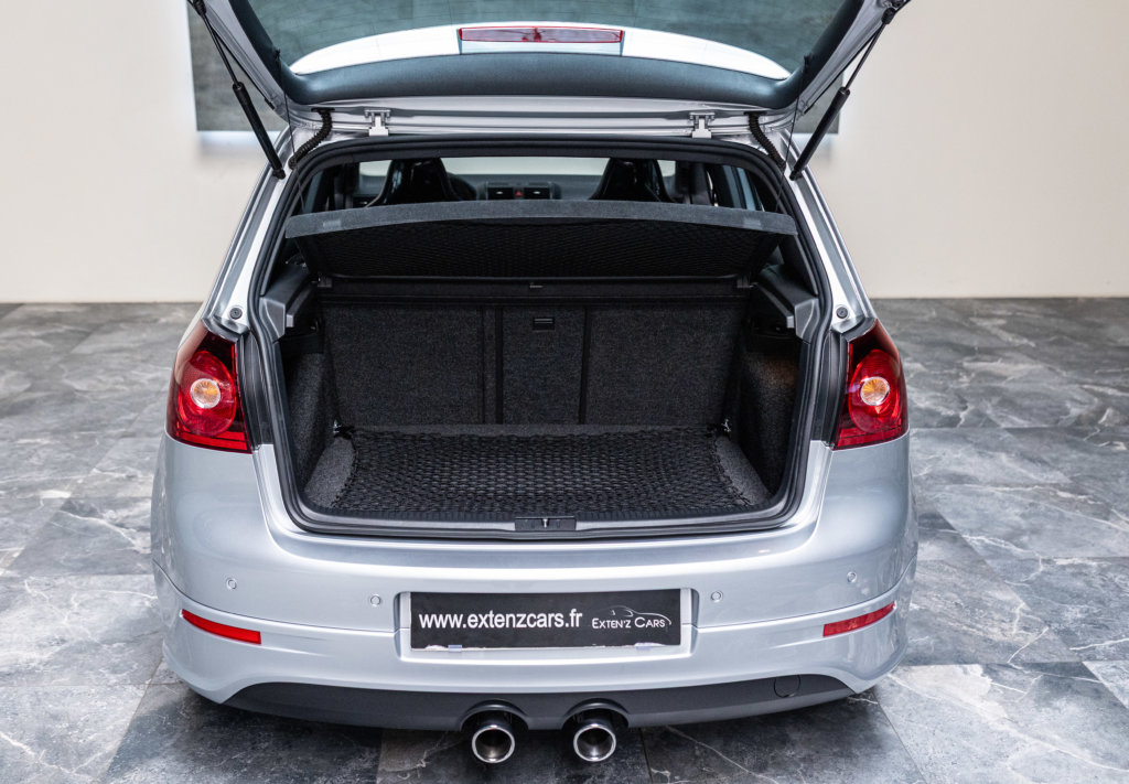Golf 5 R32 Grise Coffre