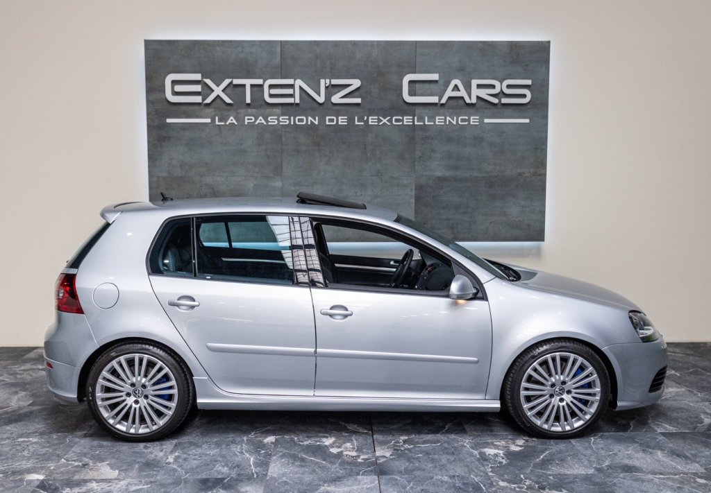 Golf 5 R32 Grise lateral
