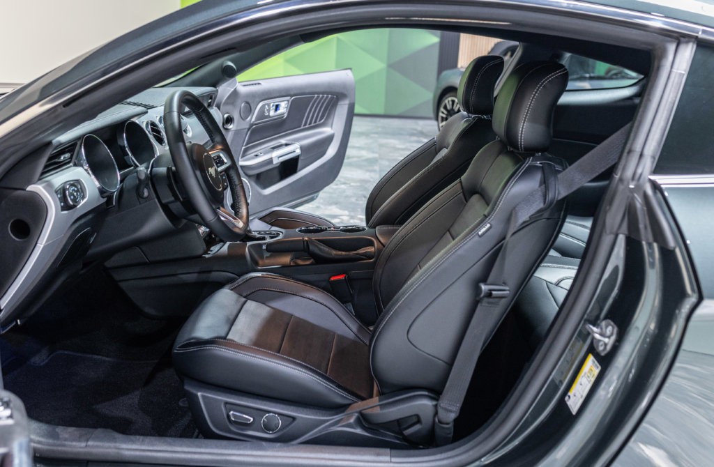 Mustang Guard Green 2.3 Interieur 12