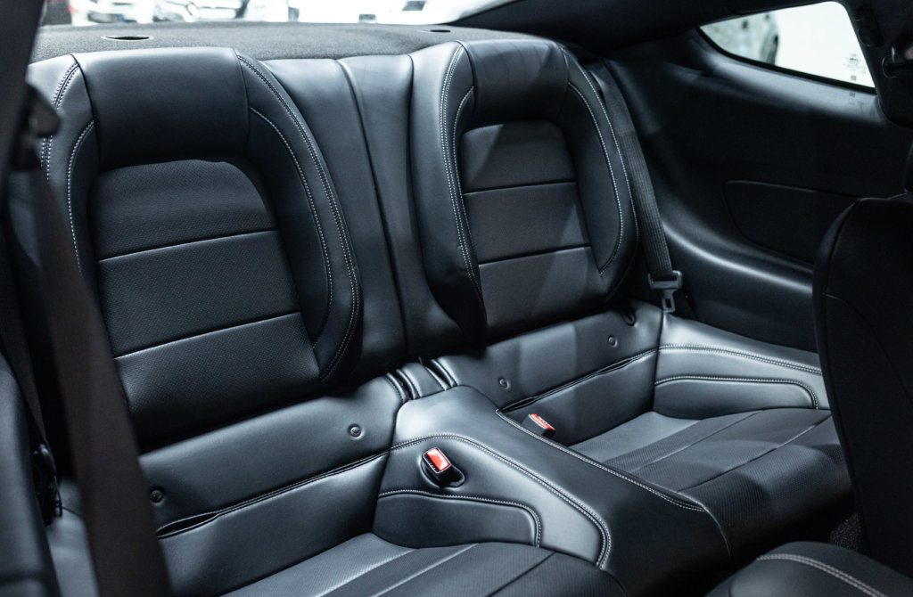Mustang Guard Green 2.3 Interieur 18