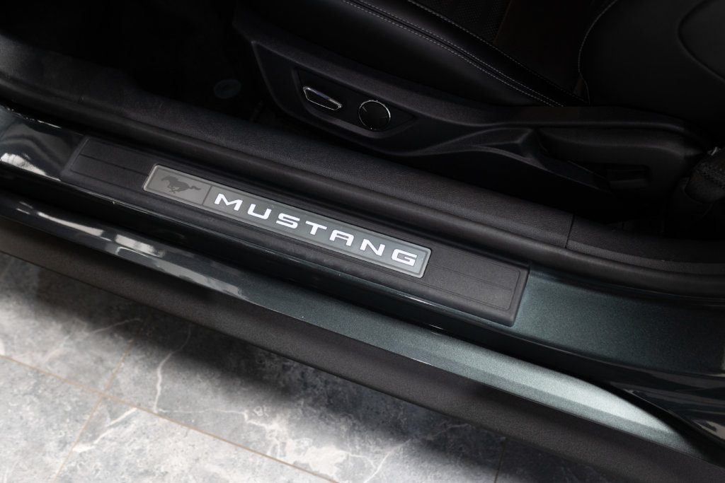 Mustang Guard Green 2.3 Interieur 3