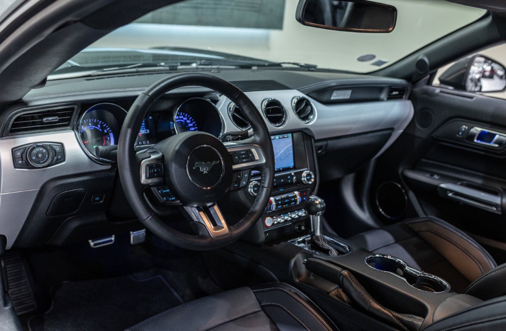 Mustang Guard Green 2.3 Interieur 5