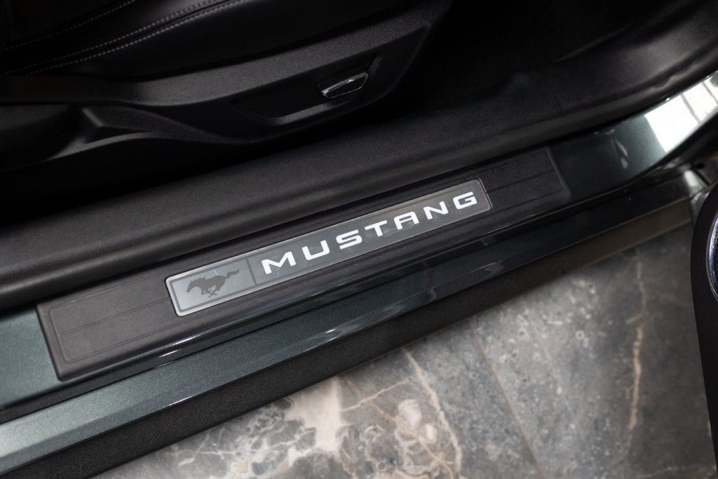 Mustang Guard Green 2.3 Interieur 8