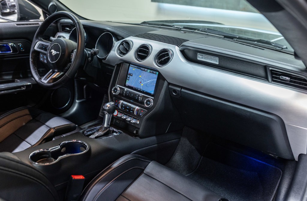 Mustang Guard Green 2.3 Interieur 9