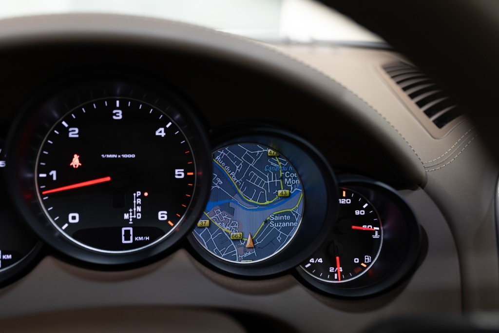 Porsche Cayenne Diesel Blanc Interieur 34