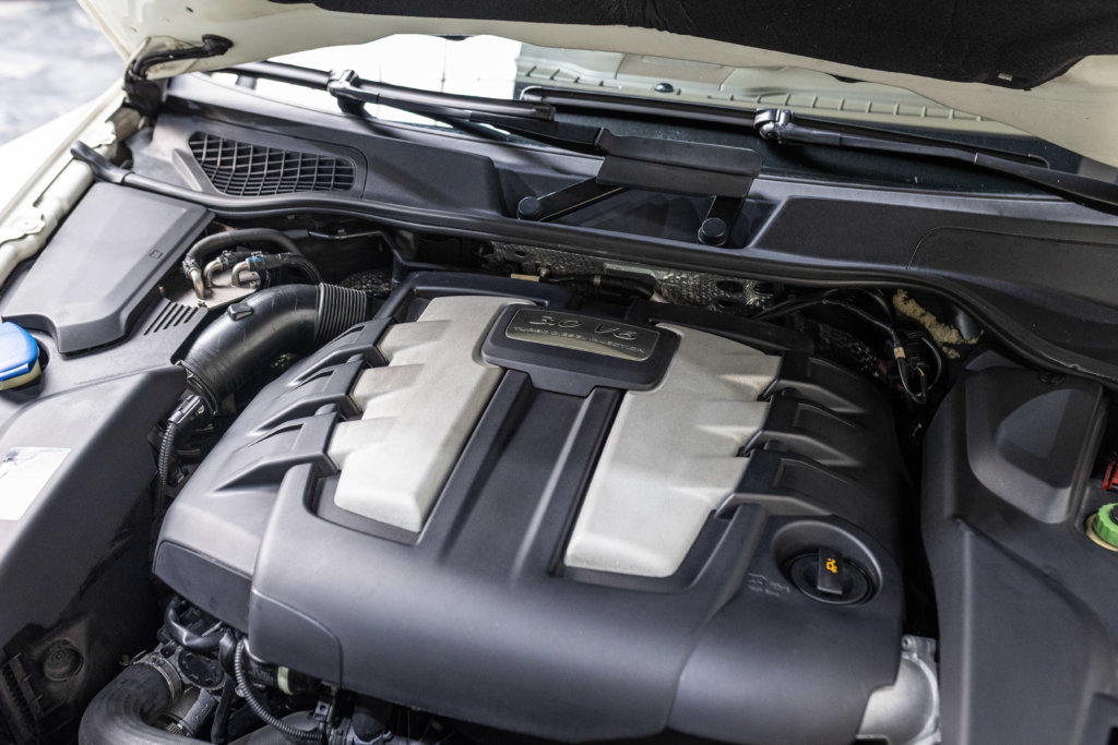 Porsche Cayenne Diesel Blanc Moteur 3