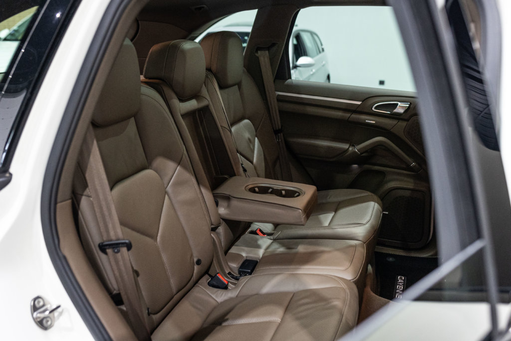 Porsche Cayenne diesel blanc interieur 22