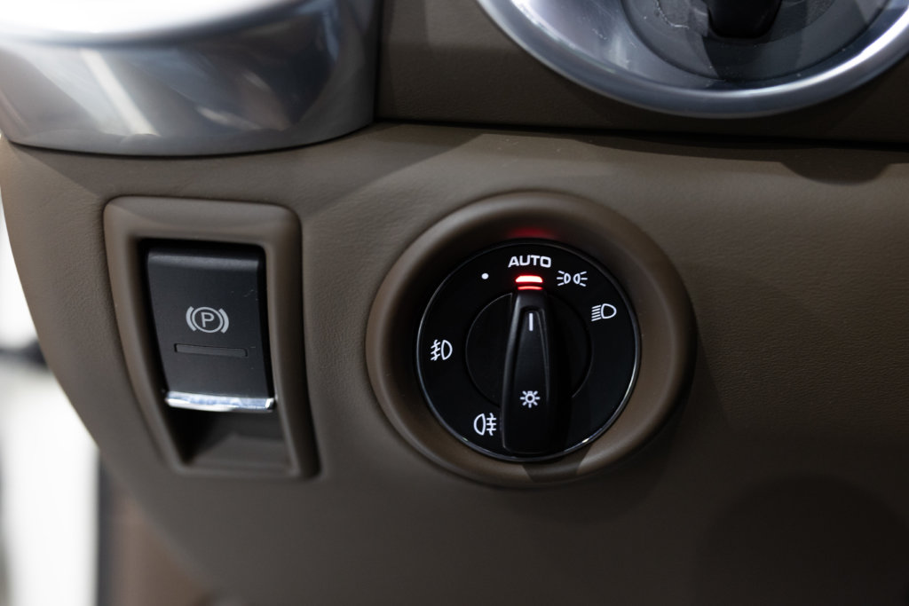 Porsche Cayenne diesel blanc interieur 32