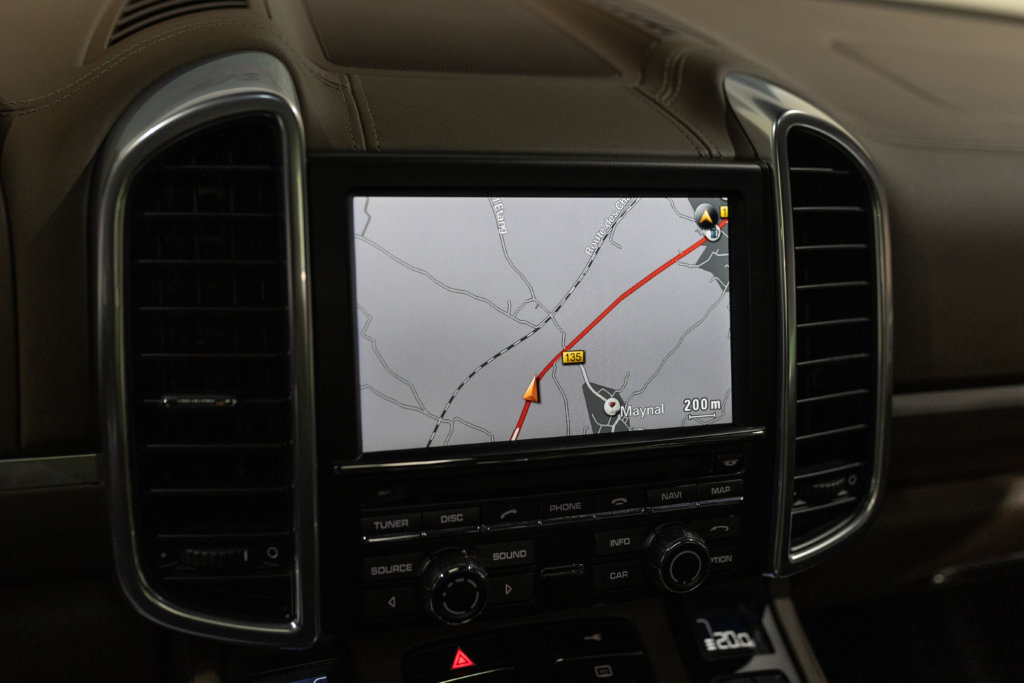 Porsche Cayenne diesel blanc interieur 35