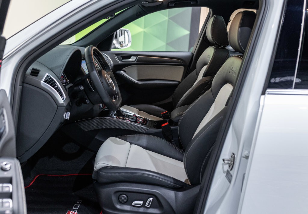 SQ5 Blanc Extenz Interieur
