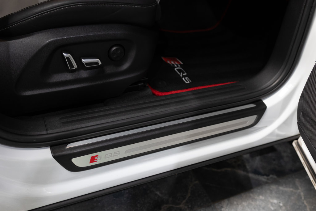 SQ5 Blanc Extenz Interieur 11