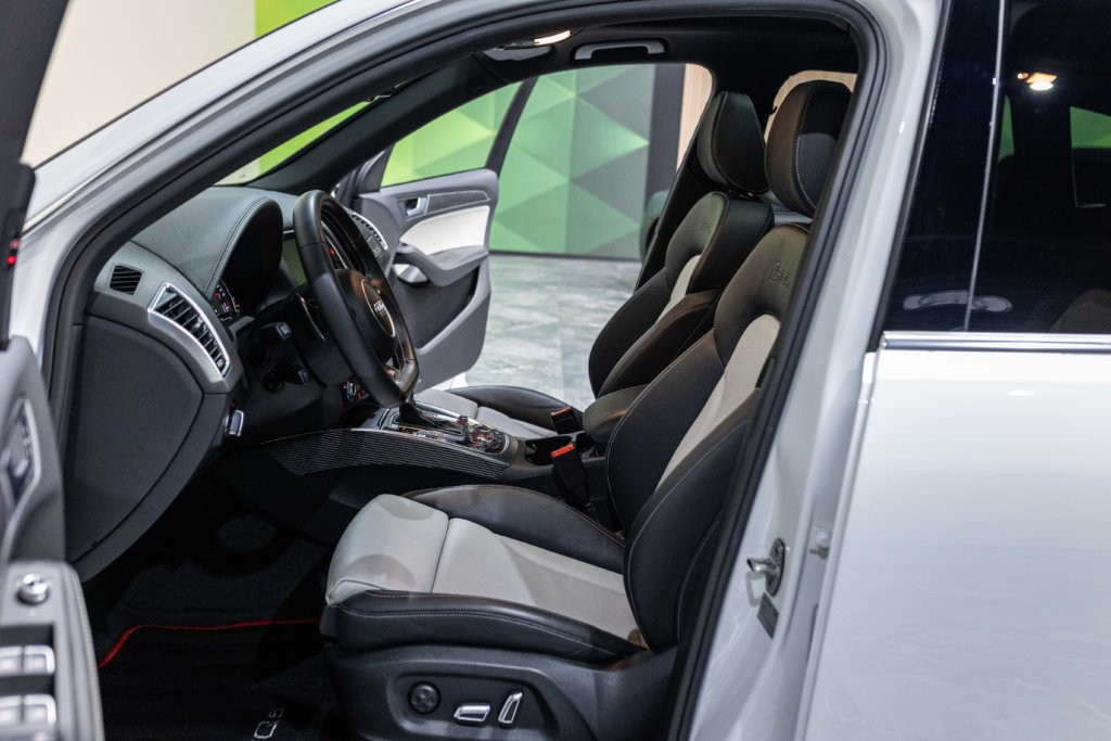 SQ5 Blanc Extenz Interieur 16