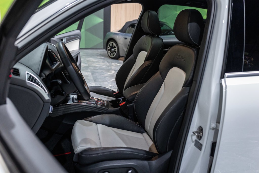 SQ5 Blanc Extenz Interieur 17