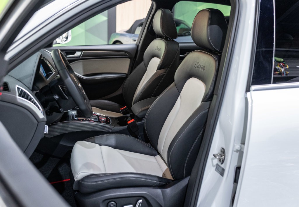 SQ5 Blanc Extenz Interieur 2