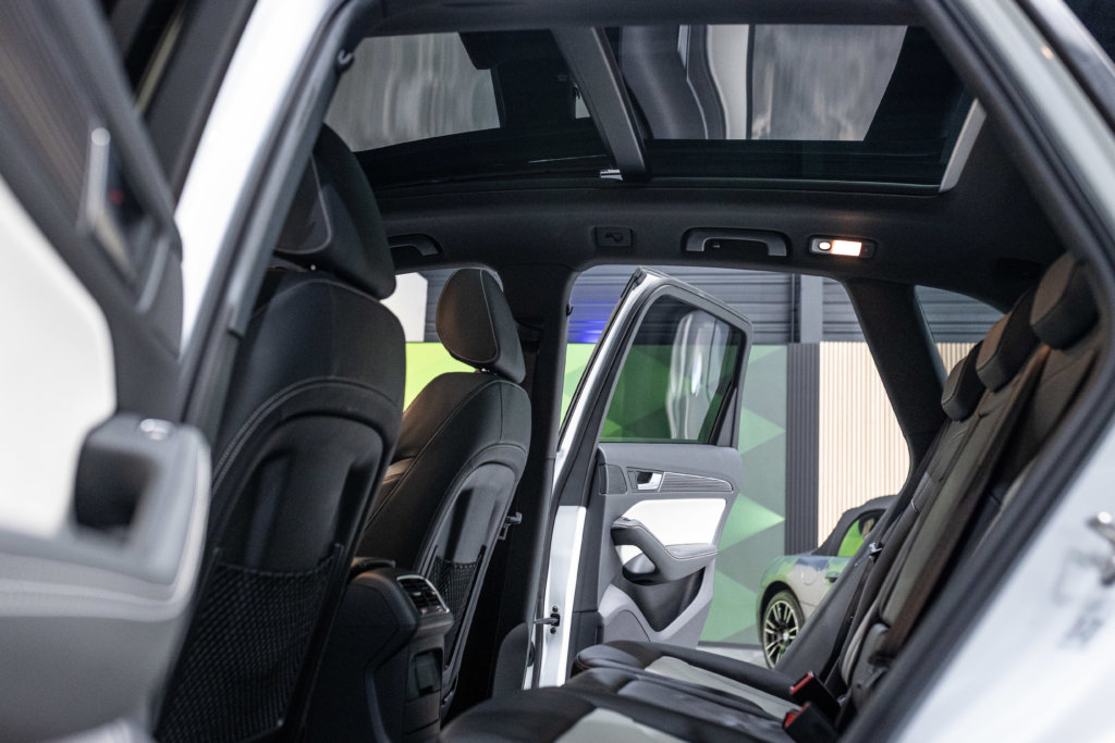 SQ5 Blanc Extenz Interieur 34