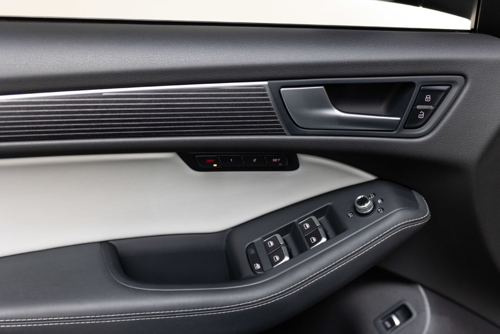 SQ5 Blanc Extenz Interieur 5