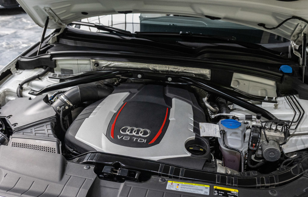 SQ5 Blanc Extenz Moteur 3