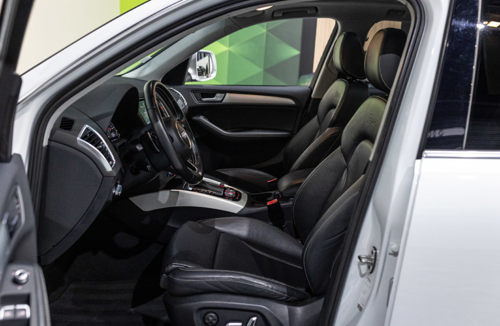 SQ5 Blanc Kerim Interieur