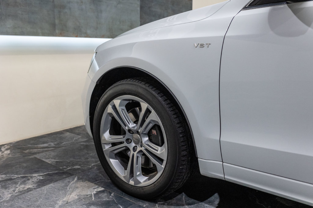 SQ5 Blanc Kerim Interieur 12
