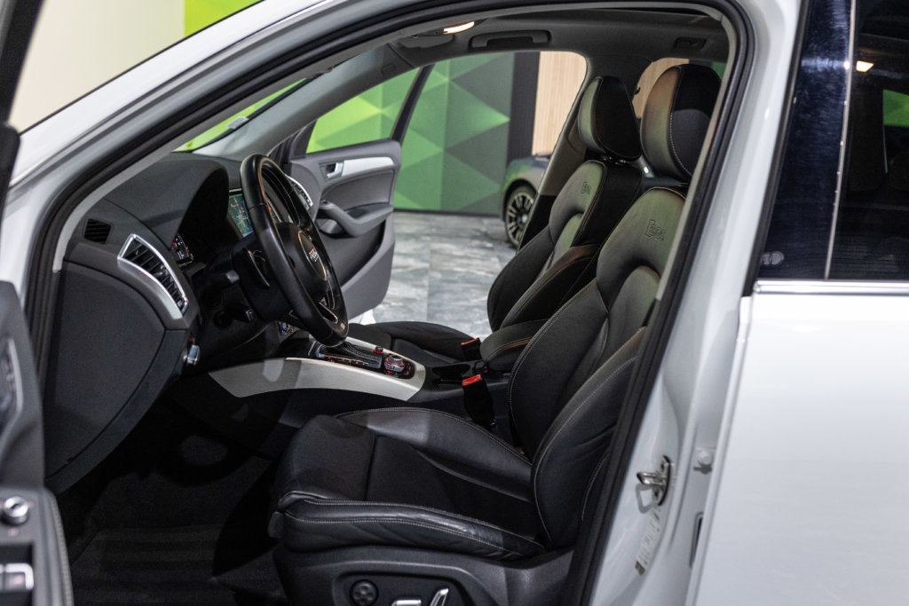 SQ5 Blanc Kerim Interieur 13