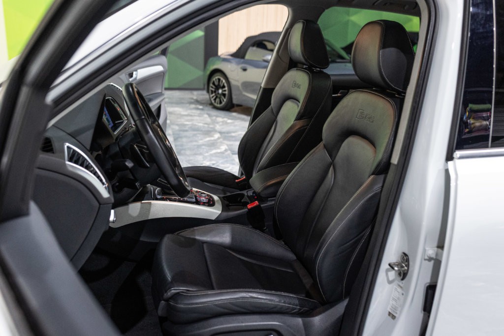SQ5 Blanc Kerim Interieur 14