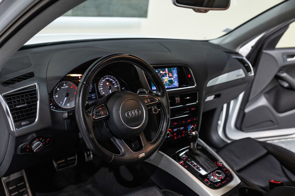 SQ5 Blanc Kerim Interieur 15