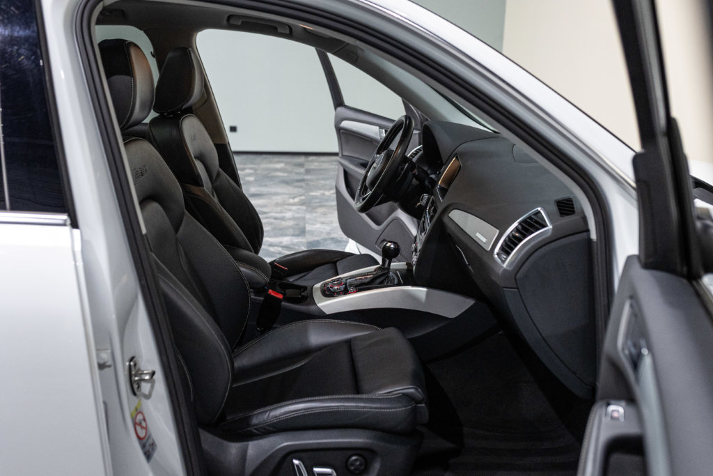 SQ5 Blanc Kerim Interieur 16