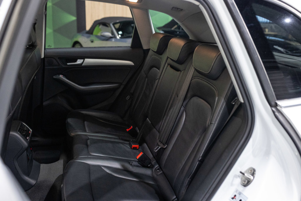 SQ5 Blanc Kerim Interieur 22
