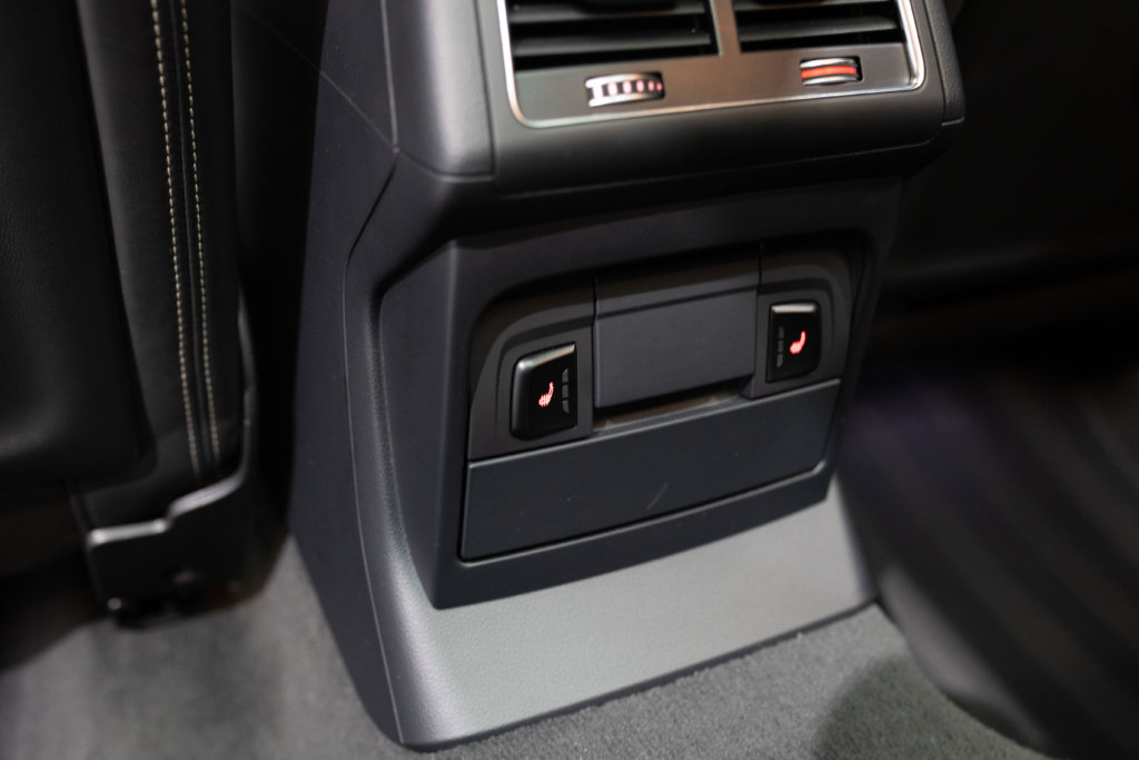 SQ5 Blanc Kerim Interieur 23