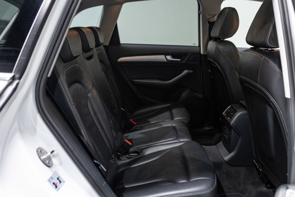 SQ5 Blanc Kerim Interieur 24